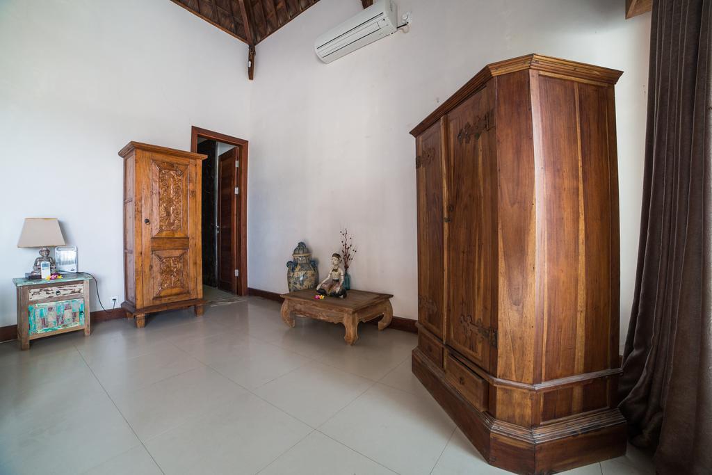 Jennys Place Hotel Nusa Lembongan  Exterior photo