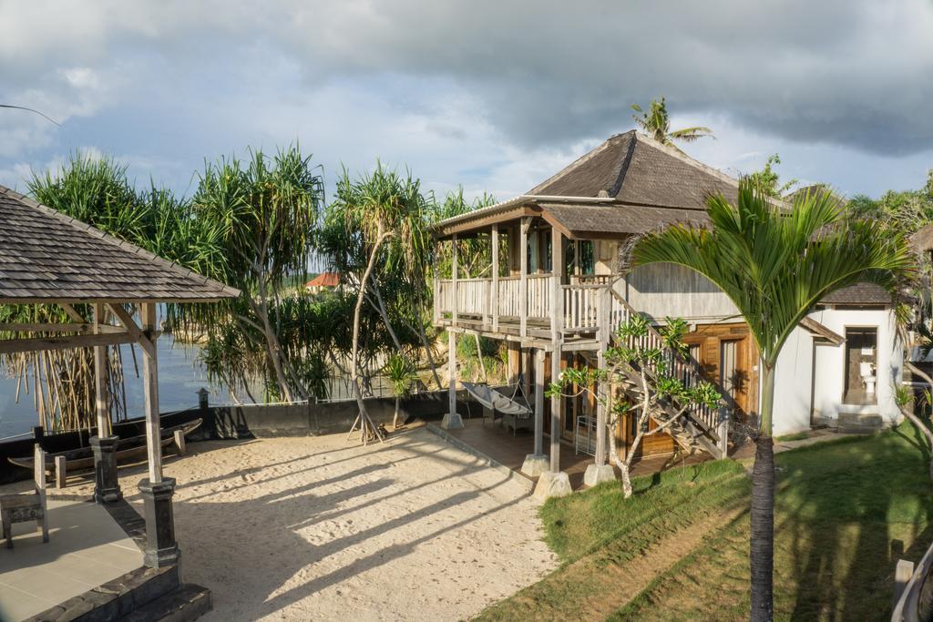 Jennys Place Hotel Nusa Lembongan  Exterior photo